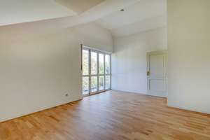 Lichtdurchflutete Dachgeschosswohnung in ruhiger Lage mit großer Fensterfront & Dachterrasse – Die vollständige Adresse der Immobilie erhältst du vom Anbieter., 81247 Obermenzing, München – Vorschaubild 7
