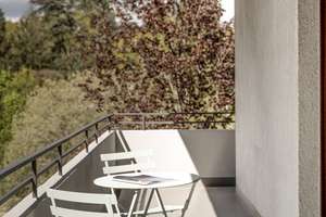 60's Terrassenwohnung mit Weitblick ins Grüne, Garage, moderner EBK & Designer-Tageslichtbad – Die vollständige Adresse der Immobilie erhältst du vom Anbieter., 61476 Kronberg im Taunus – Vorschaubild 5