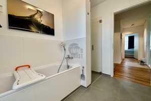 EXKLUSIVES PENTHOUSE IN DER WASSERSTADT: SMART-HOME, 2 LOGGIEN, DESIGN-TAGESLICHTBAD & LUXURIÖSE AUS – Hannover – Vorschaubild 9