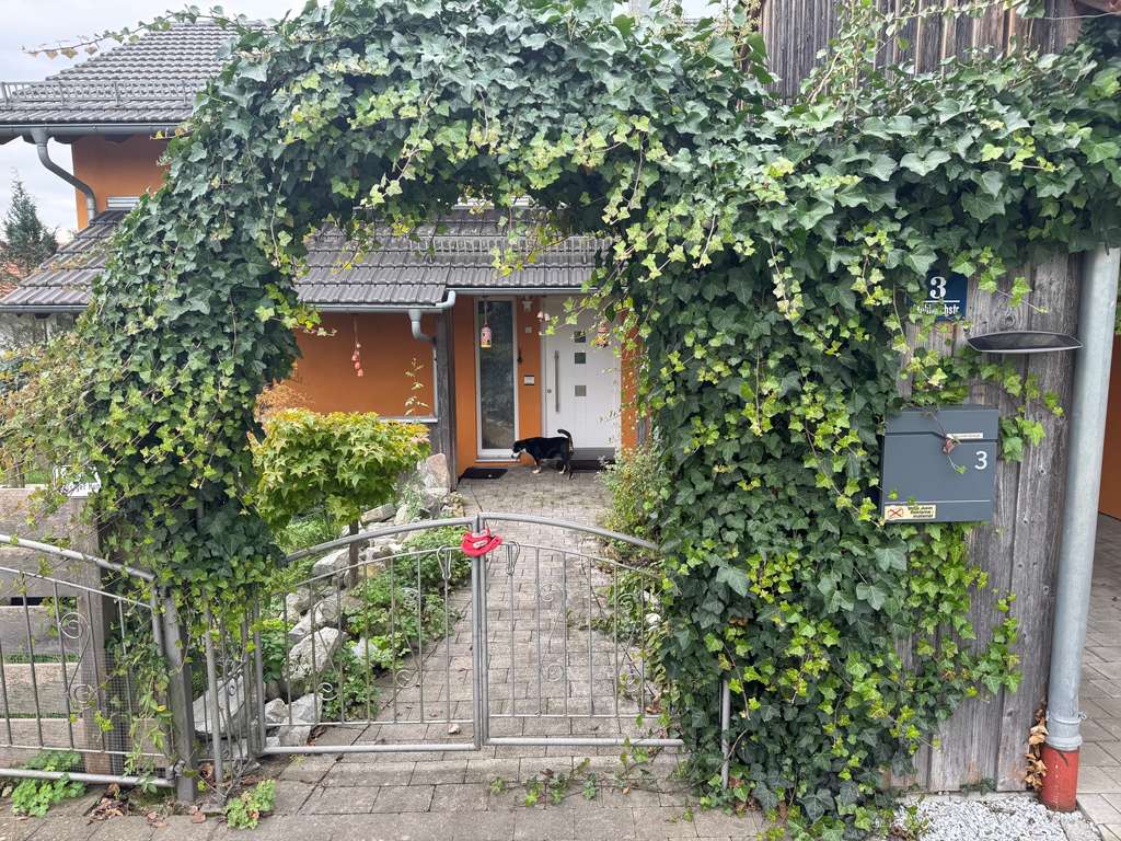 Immobilie in Haag in Oberbayern - Hochwertiges Einfamilienhaus/Holzhaus  mit Garage, Carport und 2 Stellplätzen in Haag in Oberbayern - Bild 0