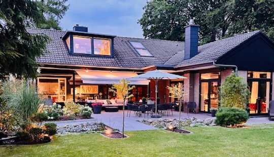 Bild von Traumhaftes Einfamilienhaus mit großem, angelegten Garten