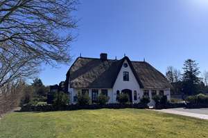 Ein Kapitänshaus der besonderen Art – Die vollständige Adresse der Immobilie erhältst du vom Anbieter., 25826 Sankt Peter-Ording – Vorschaubild 2