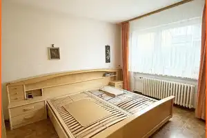 Verkauft! Wohnen mit viel Platz, herrlichem Garten, 2 Garagen sowie nahe der Uni und Innenstadt! – Mainz – Vorschaubild 3