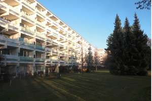 Helle 1-Zimmer Wohnung im 4. OG mit Balkon in Obersendling