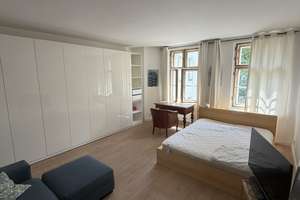 2-Zimmer-Altbauwohnung im 3. OG in Charlottenburg – bezugsfrei! – Kaiser Friedrich Str 47, 10627 Charlottenburg, Berlin – Vorschaubild 2