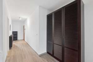 Stilvoll möblierte 2-Zimmer-Wohnung mit Westbalkon & Tiefgarage in Hamburg-Berne (bezugsfertig) – Die vollständige Adresse der Immobilie erhältst du vom Anbieter., 22159 Farmsen-Berne, Hamburg – Vorschaubild 9