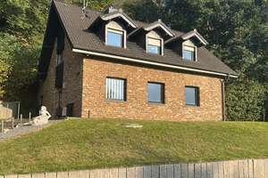 Ruhiges freistehendes Einfamilienhaus in Hanglage mit zwei Garagen – Am Heidberg 2, 52134 Herzogenrath – Vorschaubild 1