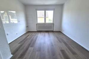 Frisch renoviert. Frisch verliebt. / Freshly renovated. Falling in love all over again. – Glückaufstraße 11, 47166 Alt-Hamborn, Duisburg – Vorschaubild 4