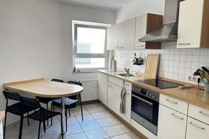 MIETE: Zweizimmerwohnung mit EBK mitten in der Wiesbadener City – Die vollständige Adresse der Immobilie erhältst du vom Anbieter., 65183 Westend / Bleichstraße, Wiesbaden – Vorschaubild 3