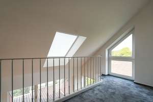 Großzügige Maisonette-Wohnung mit Galerie, Kamin und Balkon in Wittlaer – 40489 Wittlaer, Düsseldorf – Vorschaubild 11