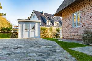 Refugium unter Reet
DHH in Toplage von Wenningstedt-
Genehmigte Ferienvermietung! – Die vollständige Adresse der Immobilie erhältst du vom Anbieter., 25996 Wenningstedt-Braderup (Sylt) – Vorschaubild 47