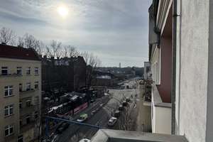 2-Zimmer-Altbauperle mit zwei Balkonen in gefragter Lage von Berlin-Friedrichshain