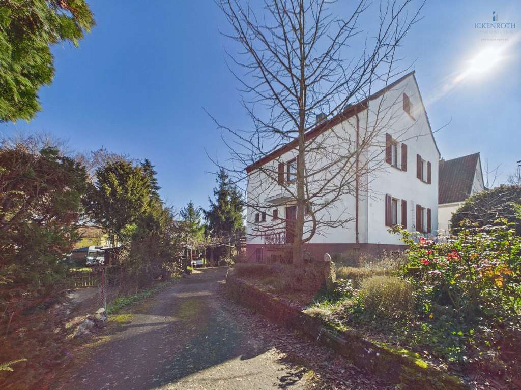 Immobilie in Kirchheimbolanden - **Charmantes Einfamilienhaus (ca. 256m²) mit toller Gartenfläche, guter Raumaufteilung, Garage, uvm. - Bild 2