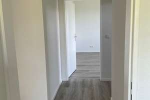 JT an CS - MB 16.06.2026 Komplett sanierte 3 Zimmer Wohnung mit Balkon in Gelsenkirchen zu vermieten – Stallbergshof 8, 45883 Feldmark, Gelsenkirchen – Vorschaubild 19