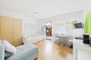 LANGFRISTIG VERMIETETE 1-ZIMMER-WOHNUNG IN SANIERTEM HAUS MIT TERRASSE UND TG-STELLPLATZ – Ulm – Vorschaubild 3