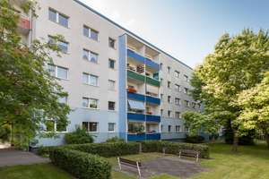 3-Raum-Wohnung mit Balkon am Baggersee in Thekla – Klingenthaler Str. 30, 4349 Thekla, Leipzig – Vorschaubild 1