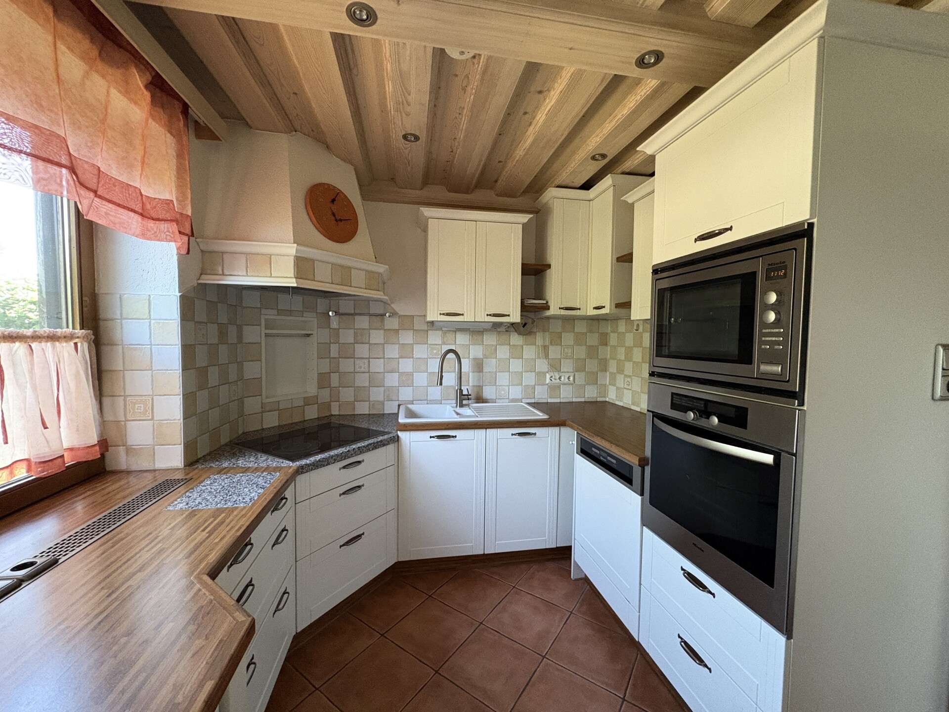 Immobilie in Mallersdorf-Pfaffenberg - Gepflegtes Einfamilienhaus mit Wintergarten in ruhiger Lage - Bild 0