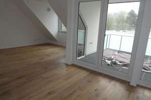 Neue helle Dachgeschoßwohnung mit moderner Heiztechnik im Energiesparhaus Bonn-Endenich