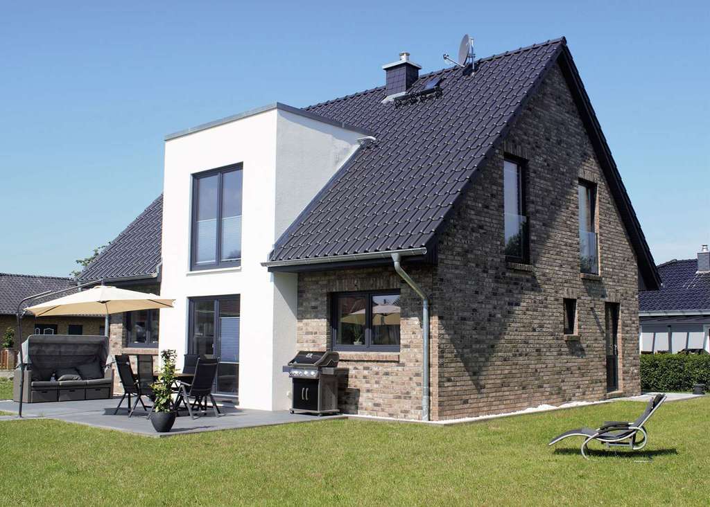 Immobilie in Oberbarnim - HÄUSER FÜR'S LEBEN - 2-vollgeschossige, moderne Stadtvilla mit 6 Zimmern in Hoppegarten/ Waldesruh - Bild 0