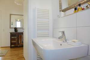 IM BELIEBTEN KÜNSTLERVIERTEL! MODERNES PENTHOUSE MIT SONNIGER DACHTERRASSE UND TIEFGARAGENSTELLPLATZ – Die vollständige Adresse der Immobilie erhältst du vom Anbieter., 65197 Rheingauviertel / Hollerborn, Wiesbaden – Vorschaubild 14