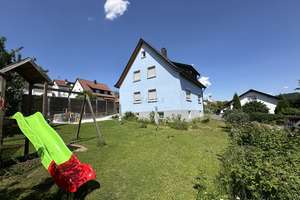 Charmantes Ein- bis Zweifamilienhaus mit großem Grundstück und Doppelgarage in ruhiger Lage – Die vollständige Adresse der Immobilie erhältst du vom Anbieter., 73102 Birenbach – Vorschaubild 3
