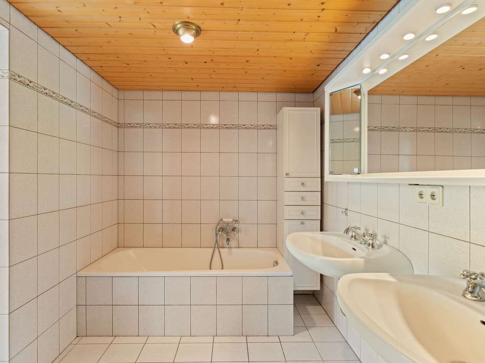 Badezimmer - Vorderhaus