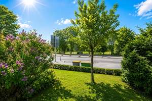 Hitze draußen. Wohnkomfort drinnen. 4-Zi.-EG-Wohnung am Cramer-Klett-Park!