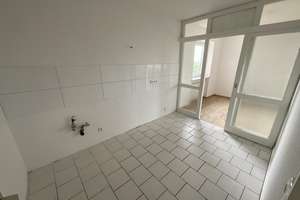 Renovierte 3-ZKB-Balkonwohnung im Hochhaus im Europaviertel zu vermieten! – Europaring 4, 26389 Neuende, Wilhelmshaven – Vorschaubild 3