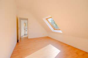 Moderne Maisonettewohnung mit Terrasse und TG-Stellplatz in begehrter Lage (provisionsfrei) – Südallee 99, 40493 Benrath, Düsseldorf – Vorschaubild 20