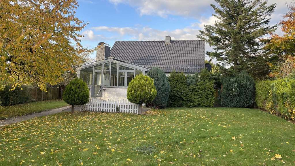 Immobilie in Elze - Elze.Einfamilienhaus mit weitläufigem Gartenparadies - Bild 0