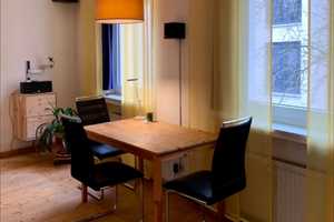 Stilvolle, gepflegte 2,5-Zimmer-Wohnung mit EBK in Köln Ehrenfeld – Mechternstraße 13, 50823 Köln – Vorschaubild 2