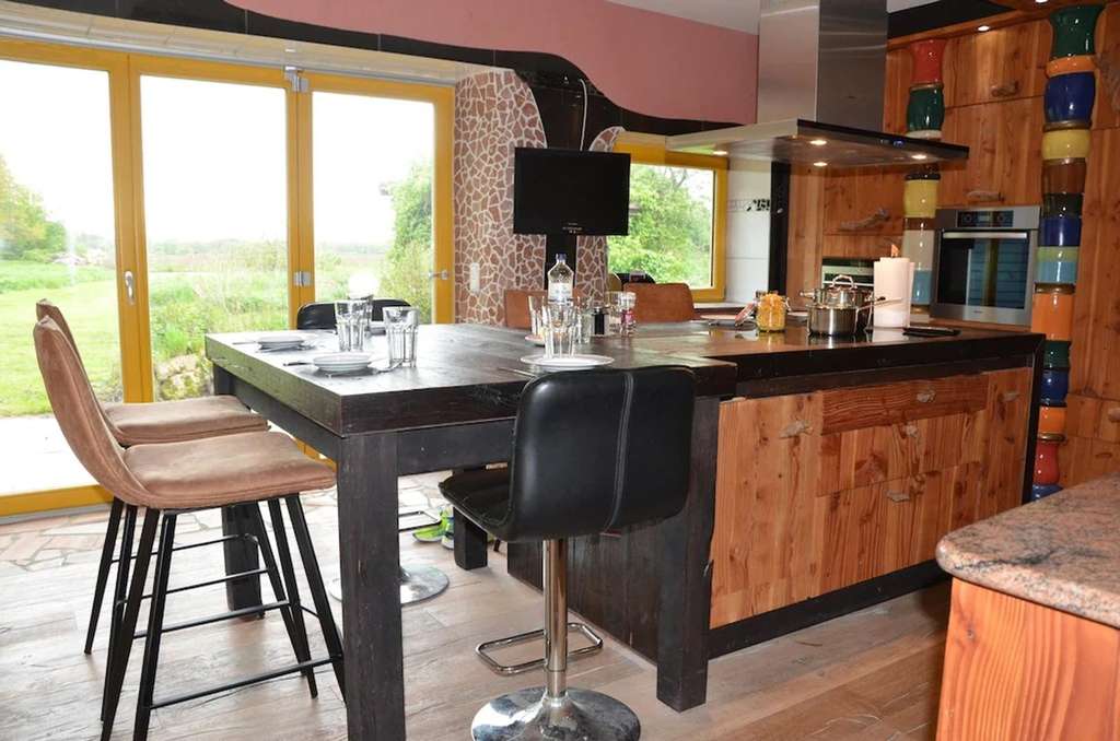 Immobilie in Klein Offenseth-Sparrieshoop - Exklusives Landhaus mit großer Scheune und viel Platz für Familie und Tiere - Bild 3