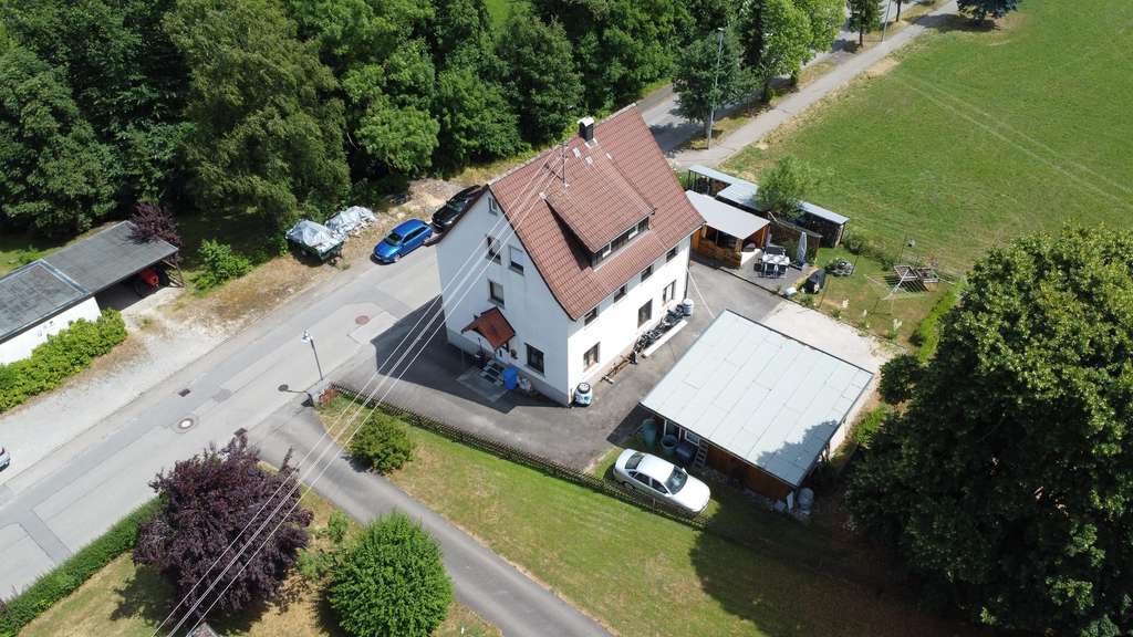 Immobilie in Burladingen - !!Attraktives Wohnobjekt mit über 1300m² Grundstück!! - Bild 3
