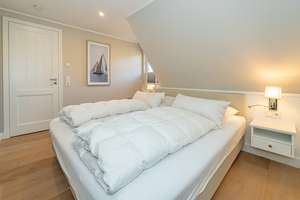 Refugium unter Reet
DHH in Toplage von Wenningstedt-
Genehmigte Ferienvermietung! – Die vollständige Adresse der Immobilie erhältst du vom Anbieter., 25996 Wenningstedt-Braderup (Sylt) – Vorschaubild 28