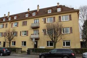 Schöne 2,5-Zimmer Dachgeschoss Wohnung!