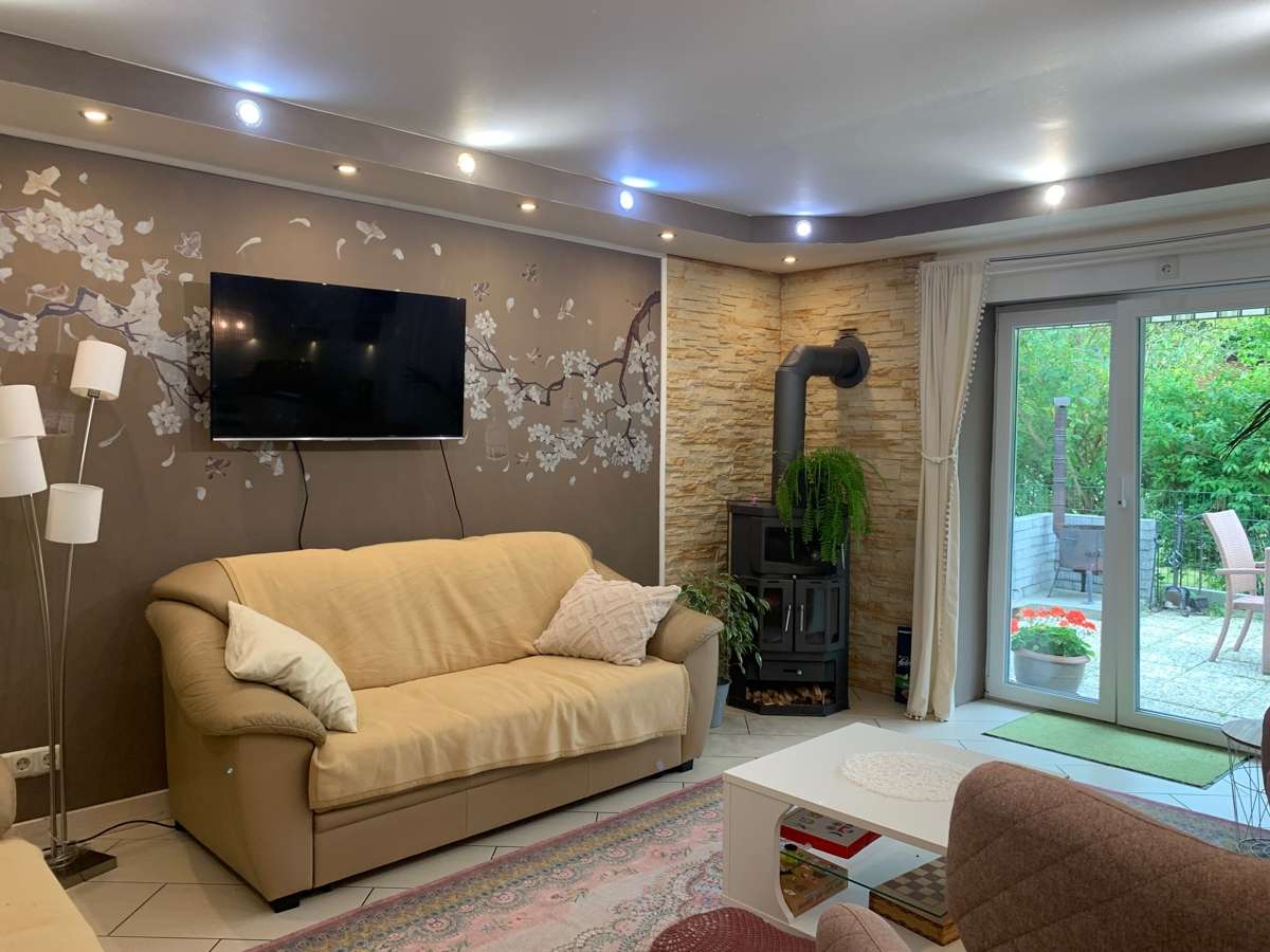 Immobilie in Asbach - HENNEF -Nähe-, Top freist. Einfam. Haus ca. 170 m² WNfl., mit evtl. Einliegerber., und 730 m² GrSt. - Bild 1