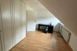 S-Ost: Sonnige, ruhig - am Waldrand gelegene - 2-Zimmer-Dachgeschosswohnung mit EBK in Stuttgart – Die vollständige Adresse der Immobilie erhältst du vom Anbieter., 70186 Gablenberg, Stuttgart – Vorschaubild 11
