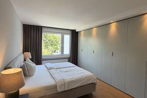 Exklusive, hochwertig möblierte 3-Zimmer-Wohnung mit Sonnenbalkon, Stellplatz und Designermöbeln – Kyffhäuserstraße 19, 40545 Oberkassel, Düsseldorf – Vorschaubild 6