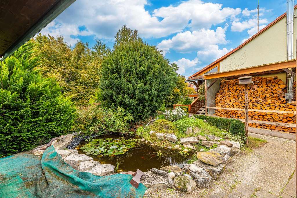 Immobilie in Emskirchen - HEGERICH: Idyllisch wohnen mit Weitblick – ideal für Familien oder Generationenwohnen - Bild 4