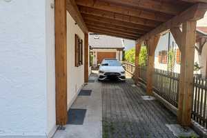 Traumhafte Doppelhaushälfte mit Garten, Doppelgarage und Carport zu verkaufen. – Garmisch-Partenkirchen (Kreis) – Vorschaubild 2
