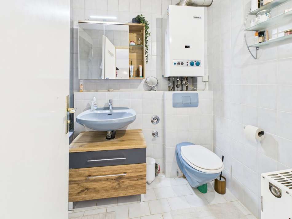 Badezimmer mit Badewanne