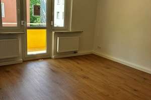 Modern gefliestes Tageslichtbad mit Wanne, in zentraler und ruhiger Lage – Neue Gasse 36, 90403 Altstadt, St. Sebald, Nürnberg – Vorschaubild 6