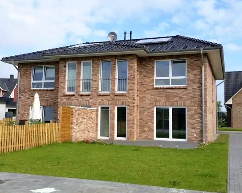 Immobilie in Gettorf - Moderne Stadtvilla bestehend aus zwei Doppelhaushälften in Gettorf  bei Kiel - Bild 0