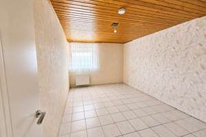 3- Zimmer- ETW mit hochwertiger Einbauküche, saniertem Bad u. Garage – Im Blumengarten 1, 75181 Huchenfeld, Pforzheim – Vorschaubild 10