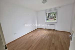 Wohnung mit Loggia, Einbauküche, Kellerbox und Duplex-Stellplatz in Saarbrücken-Eschberg – Die vollständige Adresse der Immobilie erhältst du vom Anbieter., 66121 Eschberg, Saarbrücken – Vorschaubild 3