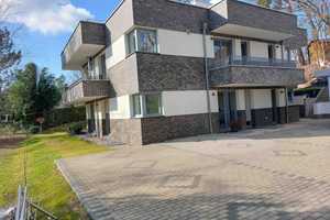 Moderne Stadtvilla mit 2 Wohnungen u. gr. Keller, gr. Carport und gr. Dachterasse – Havelland (Kreis) – Vorschaubild 1