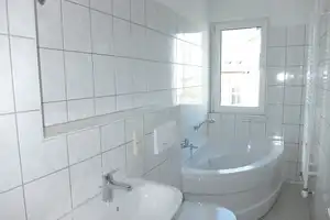 Schicke 2-Zimmer mit Balkon warten auf Sie – Zietenstraße 90, 9130 Chemnitz – Vorschaubild 2