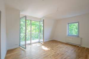 PROVISIONSFREI | Exklusive 5-Raum-Dachgeschosswohnung mit Parkblick, Balkon, Aufzug & TG-Stellplatz – Die vollständige Adresse der Immobilie erhältst du vom Anbieter., 16816 Neuruppin – Vorschaubild 3