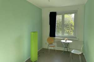 Provisionsfrei von privat: Helle 4-Zimmer-Wohnung mit Balkon im grünen Charlottenburg  – Die vollständige Adresse der Immobilie erhältst du vom Anbieter., 13627 Charlottenburg-Nord, Berlin – Vorschaubild 9