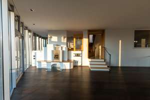Extravagantes Einfamilienhaus mit großem Garten, Sauna und Doppelgarage in Essenbach – Die vollständige Adresse der Immobilie erhältst du vom Anbieter., 84051 Essenbach – Vorschaubild 5